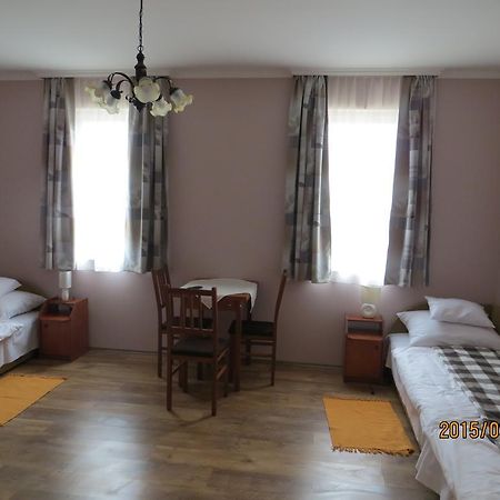 Kiserdő Vendégház Rajka Exterior foto