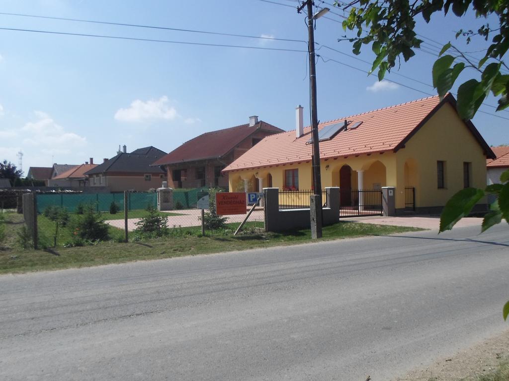 Kiserdő Vendégház Rajka Exterior foto